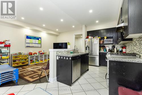 24 Orangeblossom Trail, Brampton, ON - Indoor Photo Showing Kitchen