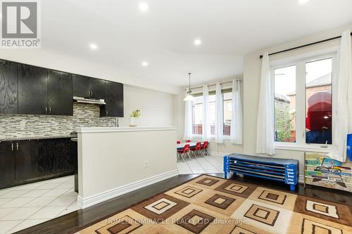 24 Orangeblossom Trail, Brampton, ON - Indoor Photo Showing Kitchen