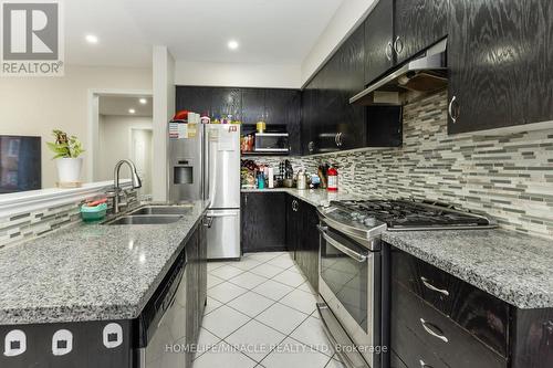 24 Orangeblossom Trail, Brampton, ON - Indoor Photo Showing Kitchen With Double Sink With Upgraded Kitchen