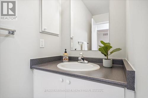 2326 Mowat Avenue, Oakville, ON - Indoor Photo Showing Bathroom