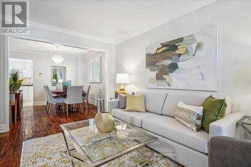 2326 Mowat Avenue, Oakville, ON - Indoor Photo Showing Living Room