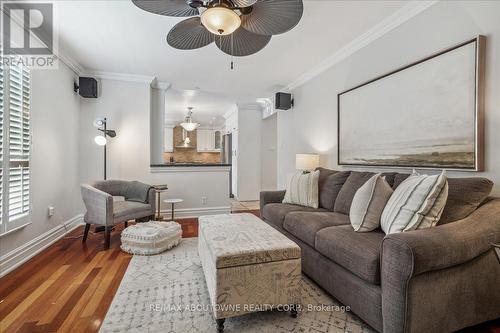 2326 Mowat Avenue, Oakville, ON - Indoor Photo Showing Living Room