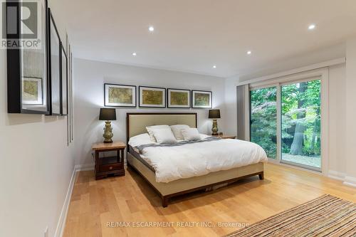 5071 Spruce Avenue, Burlington, ON - Indoor Photo Showing Bedroom