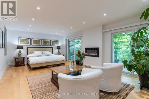 5071 Spruce Avenue, Burlington, ON - Indoor Photo Showing Bedroom