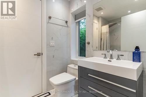 5071 Spruce Avenue, Burlington, ON - Indoor Photo Showing Bathroom