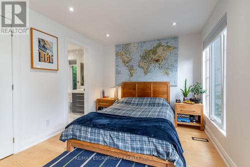 5071 Spruce Avenue, Burlington, ON - Indoor Photo Showing Bedroom