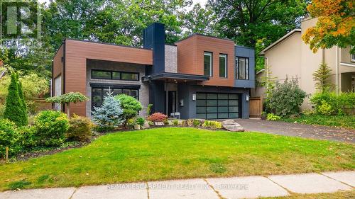 5071 Spruce Avenue, Burlington, ON - Outdoor