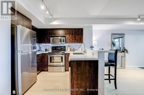 111 - 1040 The Queensway, Toronto, ON - Indoor Photo Showing Kitchen