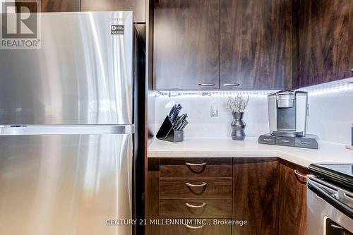 111 - 1040 The Queensway, Toronto (Islington-City Centre West), ON - Indoor Photo Showing Kitchen