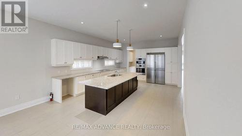 15 Settlers Field Road, Brampton, ON - Indoor Photo Showing Kitchen