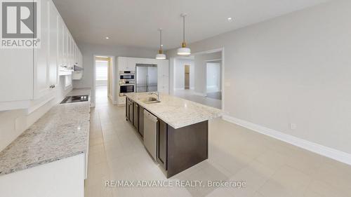 15 Settlers Field Road, Brampton, ON - Indoor Photo Showing Kitchen