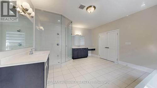 15 Settlers Field Road, Brampton, ON - Indoor Photo Showing Bathroom