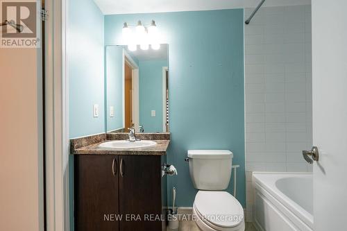 218 - 5 Richgrove Drive, Toronto, ON - Indoor Photo Showing Bathroom