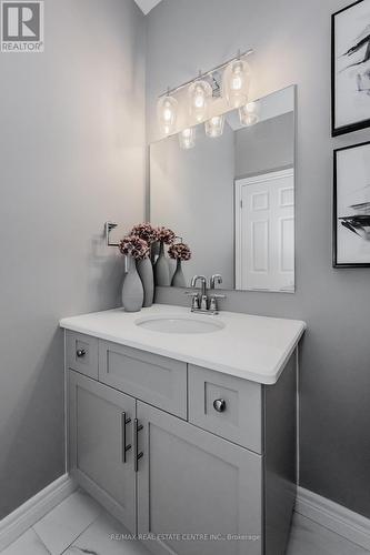 27 Spachman Street, Kitchener, ON - Indoor Photo Showing Bathroom