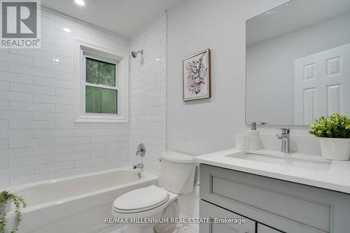 346 Reynolds Road, London, ON - Indoor Photo Showing Bathroom