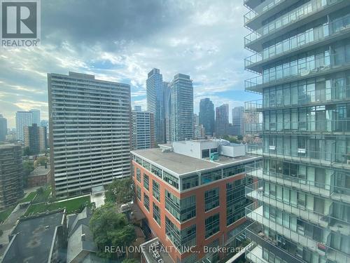 1602 - 45 Charles Street E, Toronto, ON - Outdoor