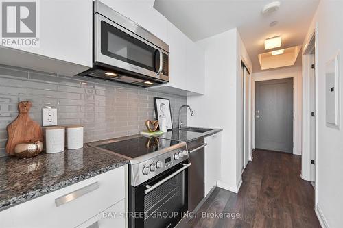 4607 - 42 Charles Street E, Toronto (Church-Yonge Corridor), ON - Indoor Photo Showing Kitchen With Upgraded Kitchen