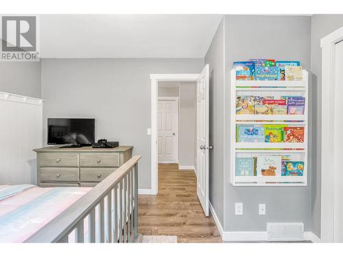 102 3825 Glen Canyon Drive, West Kelowna, BC - Indoor Photo Showing Bedroom