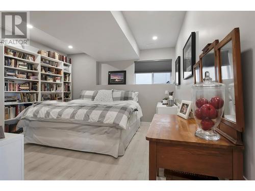 124 Sarsons Road Unit# 70, Vernon, BC - Indoor Photo Showing Bedroom