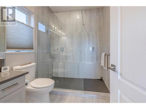 124 Sarsons Road Unit# 70, Vernon, BC - Indoor Photo Showing Bathroom