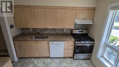 106 - 701 Burnhamthorpe Road, Toronto, ON - Indoor Photo Showing Kitchen