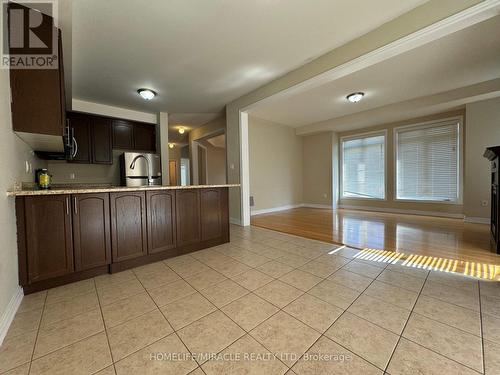 737 Megson Terrace, Milton, ON - Indoor Photo Showing Kitchen