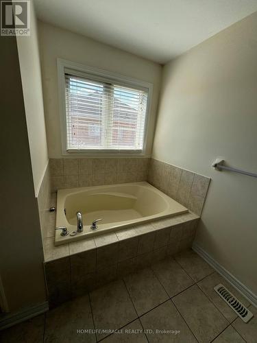 737 Megson Terrace, Milton, ON - Indoor Photo Showing Bathroom