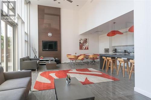 302 1308 Hornby Street, Vancouver, BC - Indoor Photo Showing Living Room