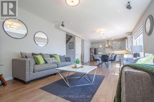 77 Taylor Drive, East Luther Grand Valley, ON - Indoor Photo Showing Living Room