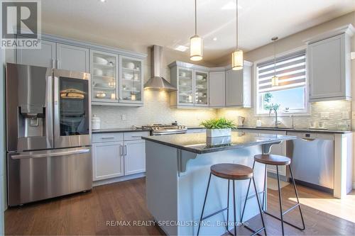 77 Taylor Drive, East Luther Grand Valley, ON - Indoor Photo Showing Kitchen With Upgraded Kitchen