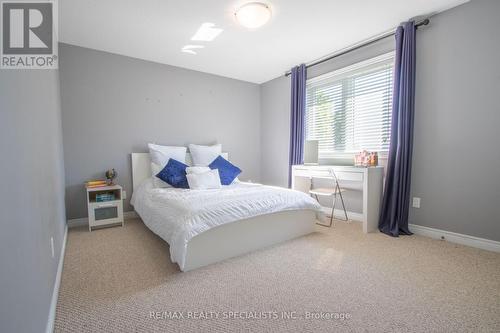 77 Taylor Drive, East Luther Grand Valley, ON - Indoor Photo Showing Bedroom