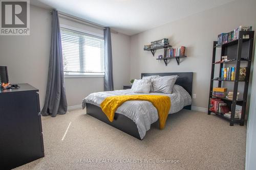 77 Taylor Drive, East Luther Grand Valley, ON - Indoor Photo Showing Bedroom