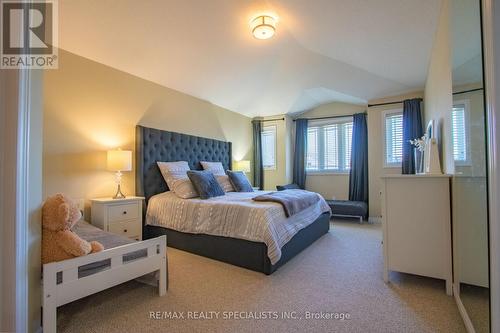 77 Taylor Drive, East Luther Grand Valley, ON - Indoor Photo Showing Bedroom