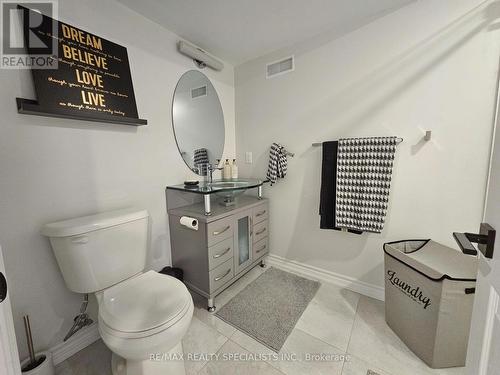 77 Taylor Drive, East Luther Grand Valley, ON - Indoor Photo Showing Bathroom