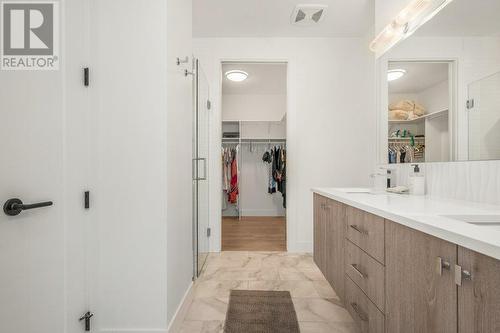 172 Diamond Way, Vernon, BC - Indoor Photo Showing Bathroom