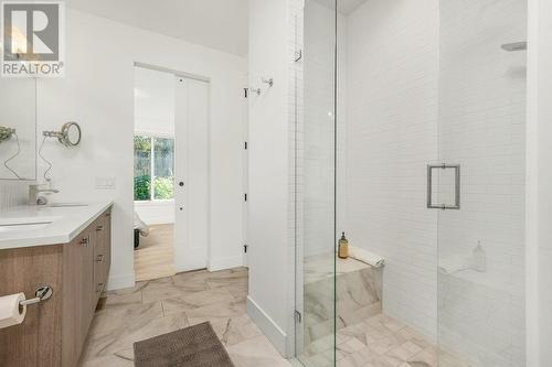 172 Diamond Way, Vernon, BC - Indoor Photo Showing Bathroom