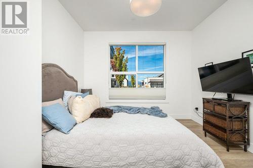 172 Diamond Way, Vernon, BC - Indoor Photo Showing Bedroom