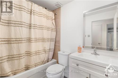 203 - 50 Burnside Avenue, Ottawa, ON - Indoor Photo Showing Bathroom