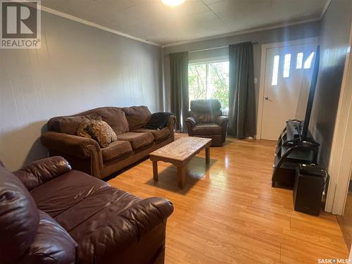 111 Sidney Street, Maple Creek, SK - Indoor Photo Showing Living Room