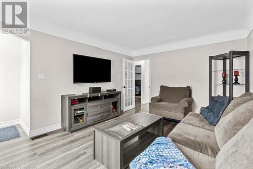 277 East 26Th Street, Hamilton, ON - Indoor Photo Showing Living Room