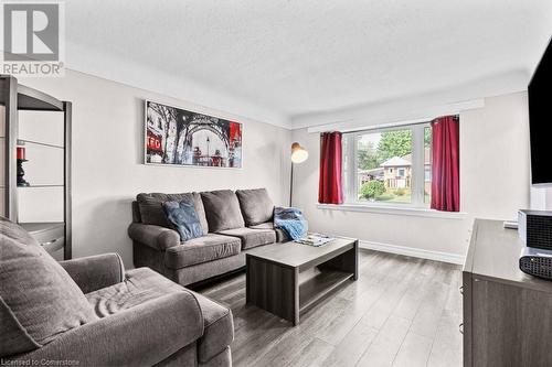 277 East 26Th Street, Hamilton, ON - Indoor Photo Showing Living Room