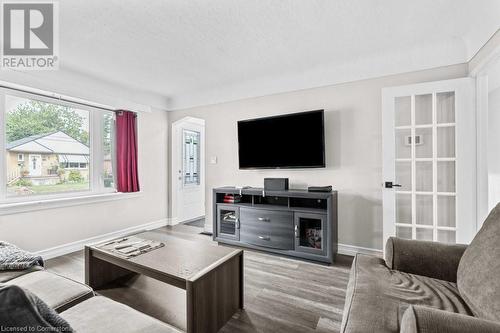 277 East 26Th Street, Hamilton, ON - Indoor Photo Showing Living Room