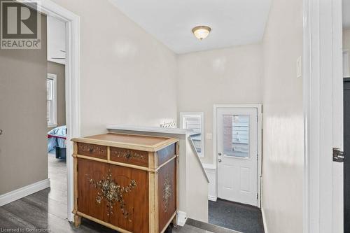 277 East 26Th Street, Hamilton, ON - Indoor Photo Showing Bedroom