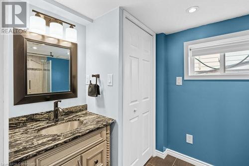 277 East 26Th Street, Hamilton, ON - Indoor Photo Showing Bedroom