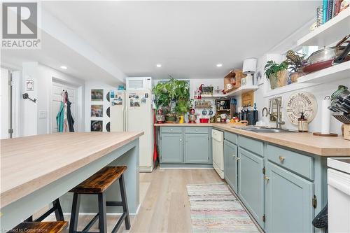 18 South Main Street Street, Thorold, ON - Indoor Photo Showing Kitchen With Double Sink