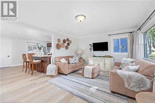 18 South Main Street Street, Thorold, ON - Indoor Photo Showing Living Room