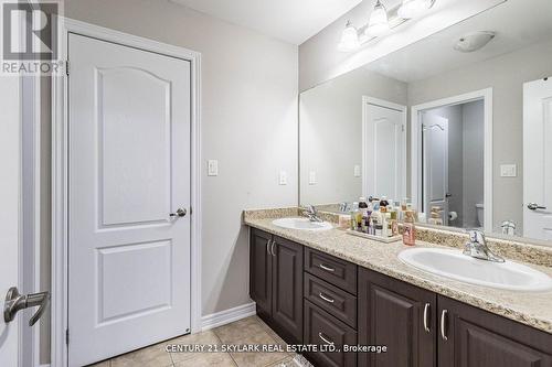 15 Ingleside Road, Brampton, ON - Indoor Photo Showing Bathroom