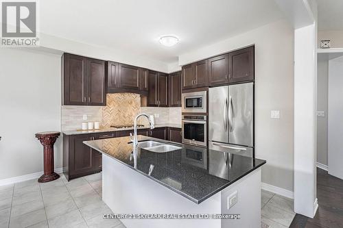 15 Ingleside Road, Brampton, ON - Indoor Photo Showing Kitchen With Double Sink With Upgraded Kitchen