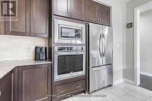 15 Ingleside Road, Brampton, ON - Indoor Photo Showing Kitchen