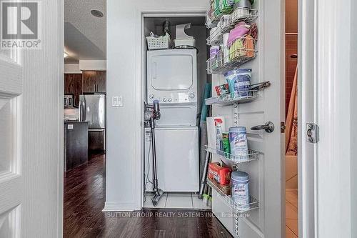 312 - 2240 Lake Shore Boulevard W, Toronto, ON - Indoor Photo Showing Laundry Room